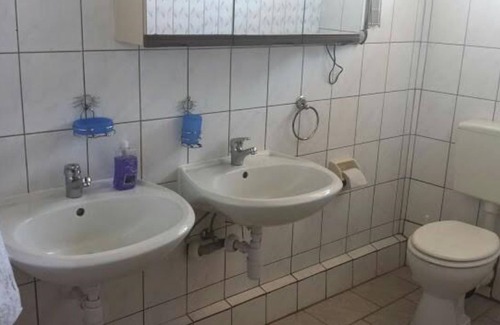 Kerugoya Hotel | Budget-Friendly JMB Highway Motel with Pool and Restaurant