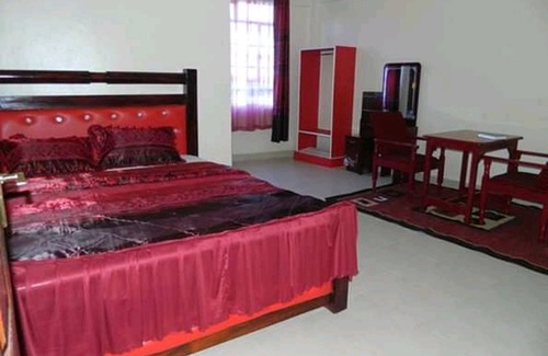 Kerugoya Hotel | Budget-Friendly JMB Highway Motel with Pool and Restaurant
