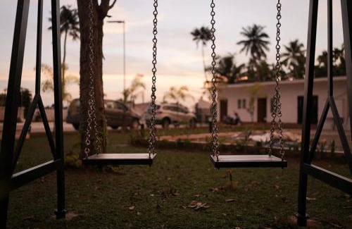 Champakulam Bed & Breakfast | Family-Friendly JMJ Riverview Homestay with Kitchen Access
