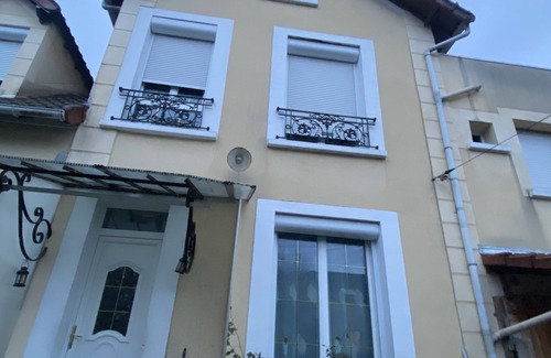 Arnouville House | Family-Friendly Stay at JO 2024 Grande Maison Hotel