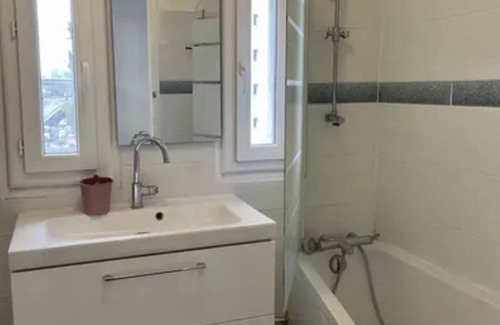 Clichy Apartment | Charming Jo 2024: Family and Pet-Friendly Seine Apartment