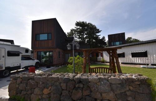 Seongsan Apartment | Family-Friendly Jo and Lee Kids House with 10/10 Rating