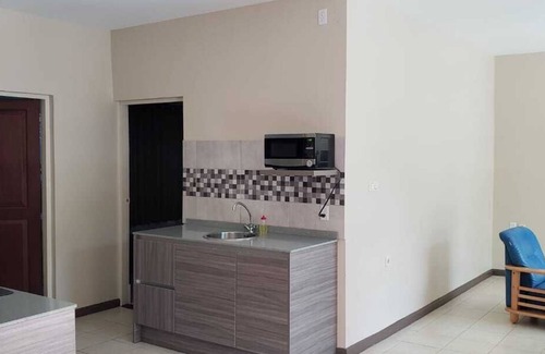 Paramaribo Hotel | Explore Joah Inn Appartementen: Family-Friendly Retreat
