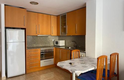 Tarragona Apartment | Joan XXIII Apartment: Family-Friendly Stay with Top Ratings