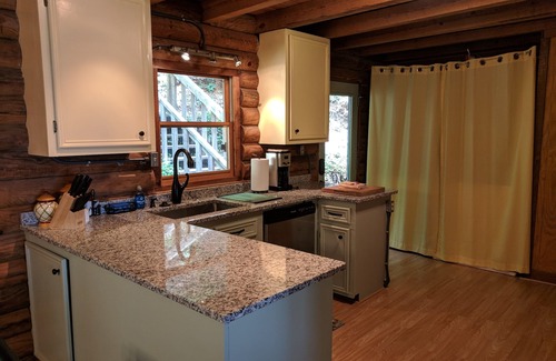Salem House | Experience Jocassee Hideaway: Lake Views & Pet-Friendly Comfort