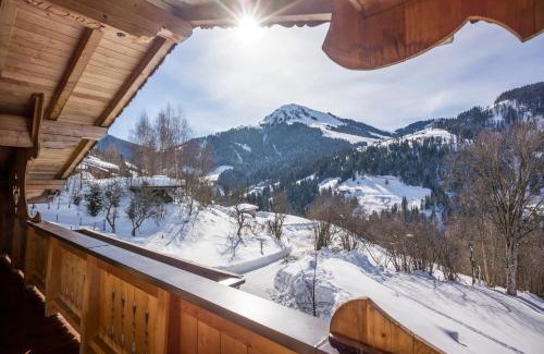 Soell Apartment | Family-Friendly Jodlhof: Guest Rated 10/10 Experience