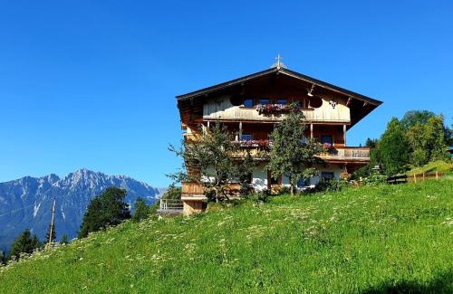 Soell Apartment | Family-Friendly Jodlhof: Guest Rated 10/10 Experience