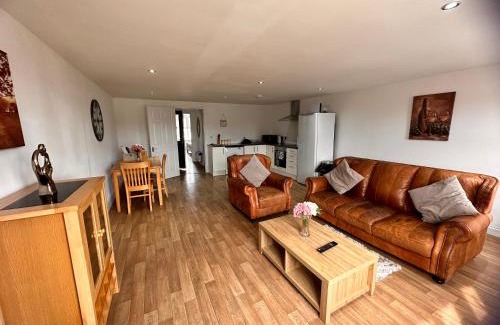 Withernsea Apartment | Family-Friendly Stay at Joe Kelly Buildings A - 8.4/10 Rating