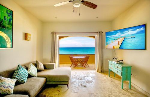 Isla Mujeres House | Relaxing Retreat at Joe's Condo with Ocean View & Pool