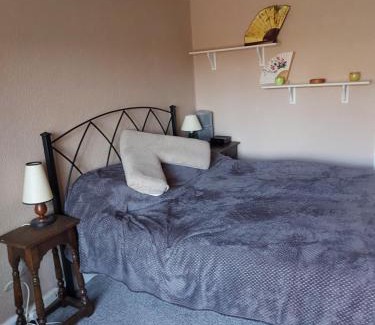 Retford House | Inviting Joe's Place: Family-Friendly with Kitchen Access