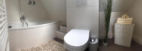 Region Hannover District House | Budget-Friendly Stay at Joel Living with Child-Friendly Amenities
