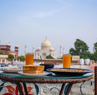 Taj Ganj Hostel | Budget-Friendly Stay at Joey's Hostel Agra with Kitchen