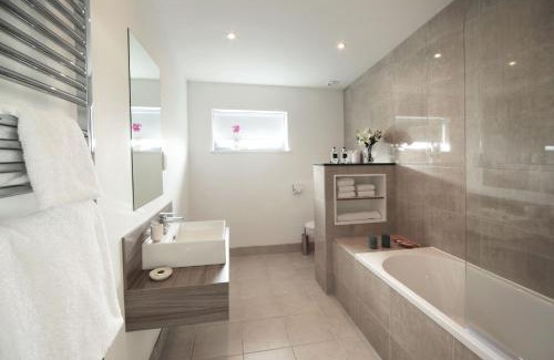 John O'Groats House | Pet-Friendly Jog Lodge 15 - Family Retreat with Great Reviews