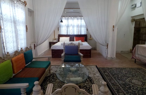 Uchiyarda Hotel | Welcoming Jog Niwas By Banera: Ideal for Families & Breakfast