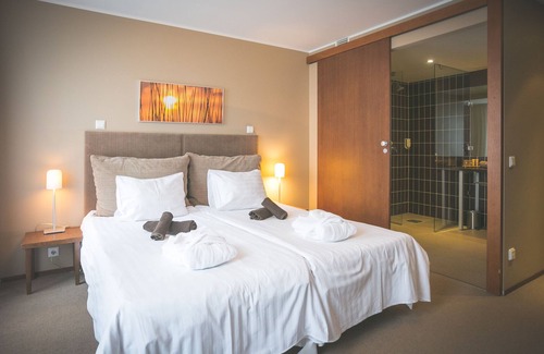 Kuressaare Hotel | Relax at Johan Spa Hotel: A 4-Star Oasis with Pool & Spa