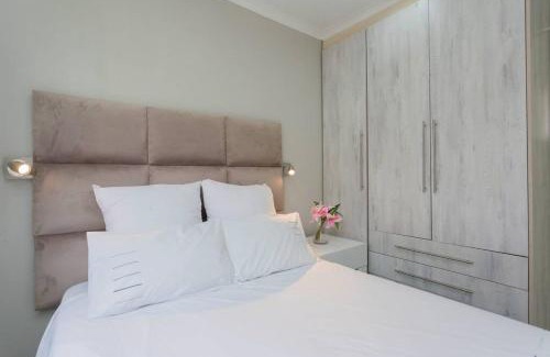 Lombardy East Apartment | Convenient Stay Near N1 with Family-Friendly Amenities