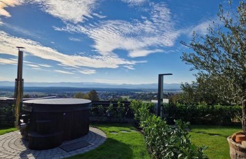 Wurflach Apartment | Experience Johannesbachklamm Chalet: Family-Friendly Retreat