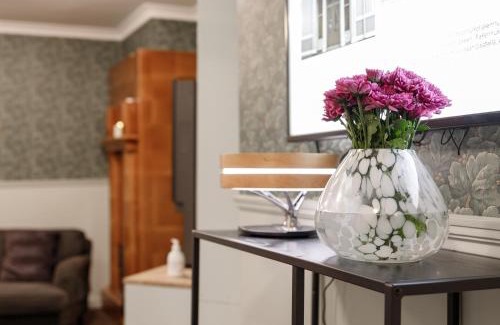 Ylamylly Hotel | Relax at Johanssonin talo 1849: Spa, Hot Tub & Pet Friendly