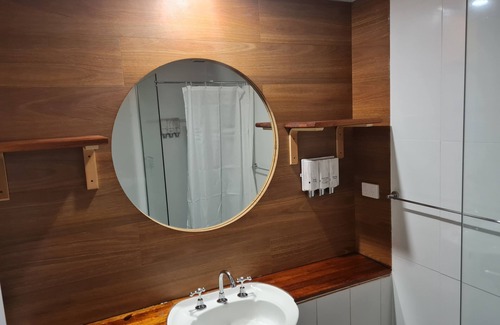 Muswellbrook Hotel | Discover Comfort at John Hunter Motel with Pool & Dining