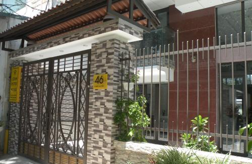 Sam Son House | Family-Friendly John Peter House with Restaurant & High Rating