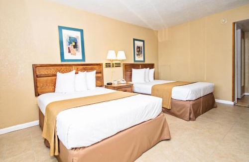 Kill Devil Hills Hotel | Oceanfront Retreat at John Yancey Inn with Pool & Beach Access