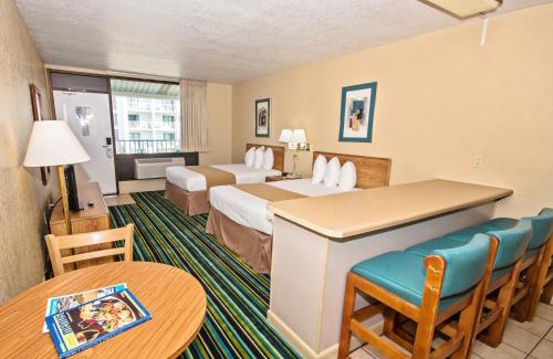 Kill Devil Hills Hotel | Oceanfront Retreat at John Yancey Inn with Pool & Beach Access