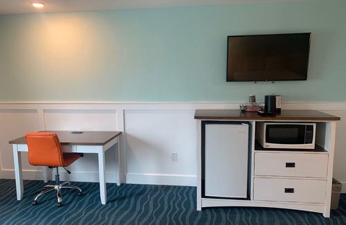 Kill Devil Hills Hotel | Oceanfront Retreat at John Yancey Inn - Top-Rated Stay!