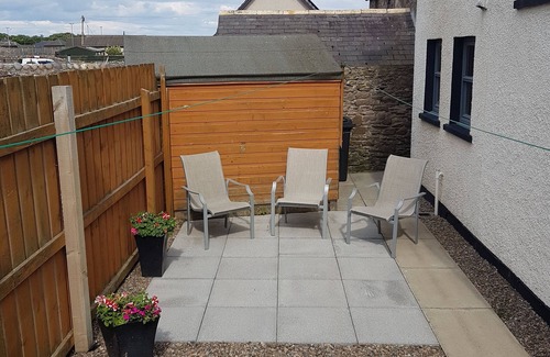 Johnshaven House | Relax at JOHNSHAVEN Beachfront Holiday Home - Rated 10/10