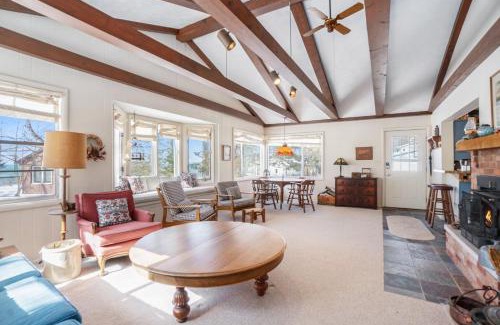 Glenn Haven Shores House | Inviting Johnson Cottage: Pet & Child Friendly Retreat