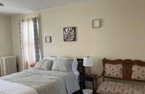 Cumberland House | Johnson Heights Getaway