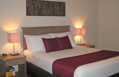 Hillcrest Hotel | Enjoy Family-Friendly Comfort at Johnson Road Motel