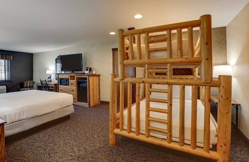 Johnston Hotel | Johnston Oasis: Unique Rooms, Local Spirits & Family-Friendly