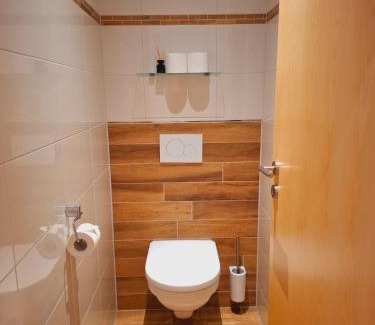 Marbach an der Donau Bed & Breakfast | Explore Johnys Jungle: Pet-Friendly Retreat with Top Reviews