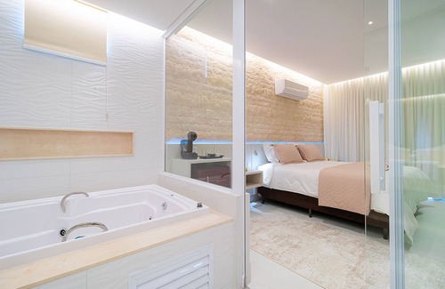 Centro Hotel | Discover Joia Rara Pousada: Family-Friendly Retreat with Pool