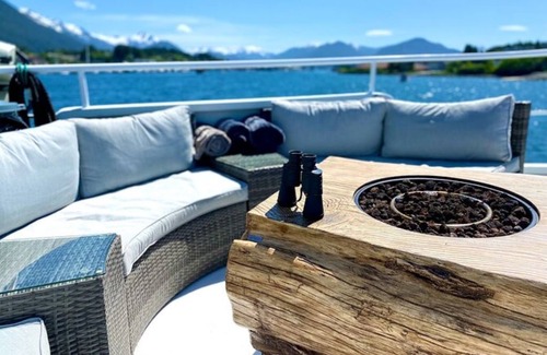 Friday Harbor Boat Rental | Experience Bear Paw: Your Private Yacht in San Juan Islands