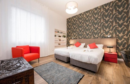 San Vincenzo Apartment | JOIVY Chic apartments in Piazza Dante, Genoa