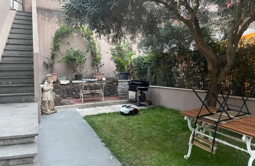 Monti Villa | Elegant Villa Retreat in the Heart of Rome - Pet Friendly