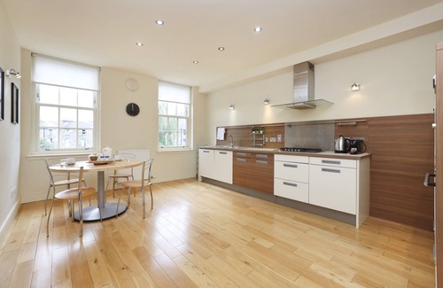Leith Apartment | Altido Executive 2-Bed Apartment with Inviting Roof Terraces