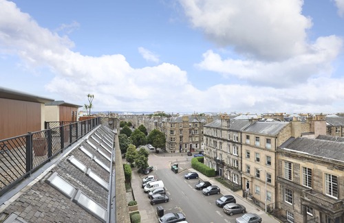 Leith Apartment | Altido Executive 2-Bed Apartment with Inviting Roof Terraces
