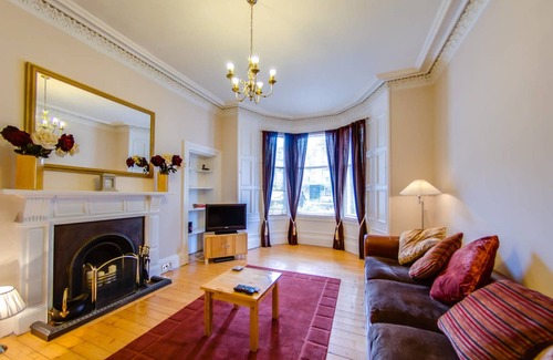 Marchmont Apartment | Inviting 3-Bedroom Retreat Steps from Old Town Attractions