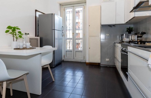 Milan Centre Apartment | ALTIDO Family Apartment for 7 near San Lorenzo Columns