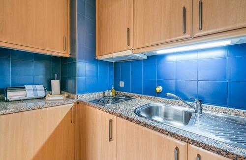 Lordelo do Ouro e Massarelos Apartment | Explore JOIVY: Modern Flat Steps from Douro River