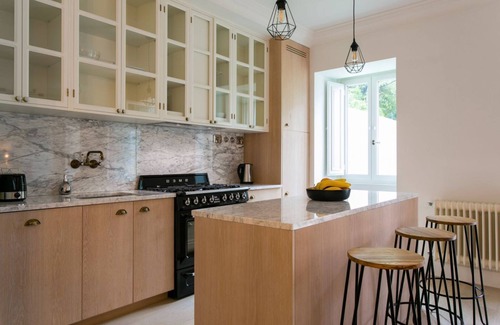Santo Antonio House | Cozy 2BR Apartment with Garden Near Avenida Subway