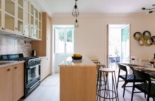 Santo Antonio House | Cozy 2BR Apartment with Garden Near Avenida Subway