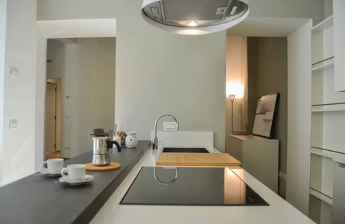 Cerchia dei navigli Apartment | Modern 2 BR Apartment near Sforzesco Castle & Accessible