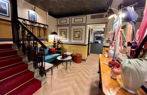Oltrarno Hotel | Discover Hotel Rosary Garden - Pet Friendly & Family Welcoming