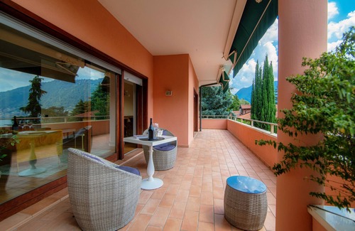 Como Apartment | Discover Vila Sofia: Family-Friendly Stay with Pool & Breakfast