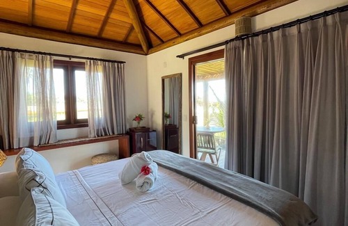 Barreira do Boqueirao Hotel | Ocean View Retreat at Joju Bangalôs & Bistrô
