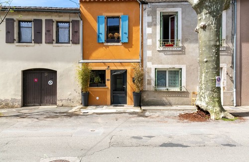 Joyeuse House | Discover Joleen: Cozy Two-Bedroom Retreat with Spa