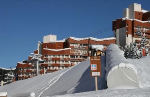 Reberty Apartment | Bright Ski-In 2-Bedroom Retreat for Families in Les Menuires